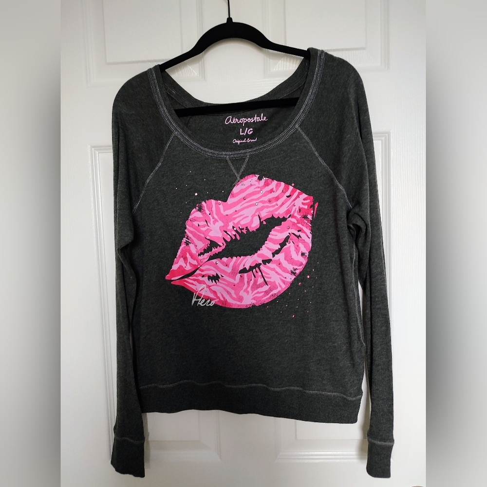 Aeropostale long sleeve light sweatshirt with pink lips sz L